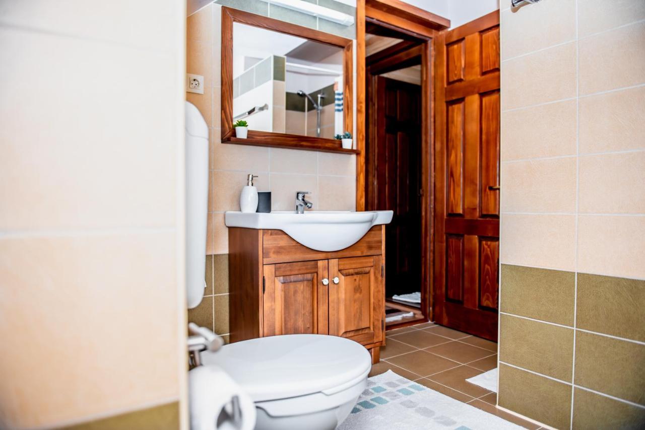 Central Chalet Varsag Экстерьер фото